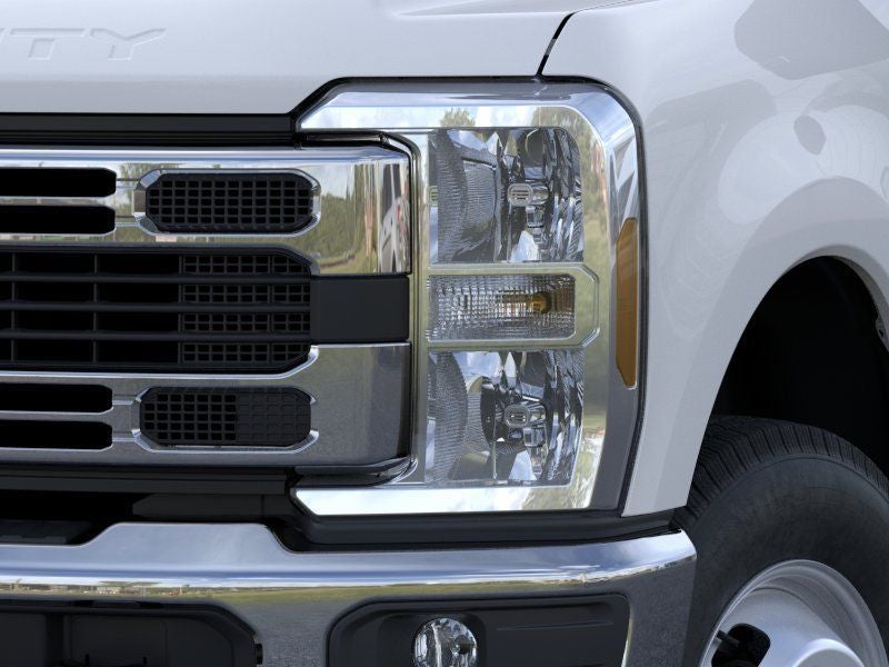 2026 Ford F-350 Chassis XL Crew Cab 4x4