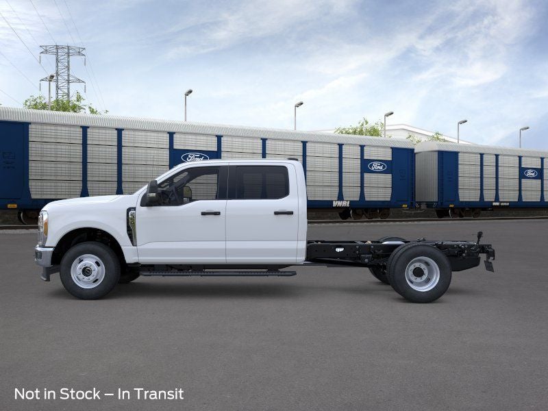 2026 Ford F-350 Chassis XL Crew Cab 4x4