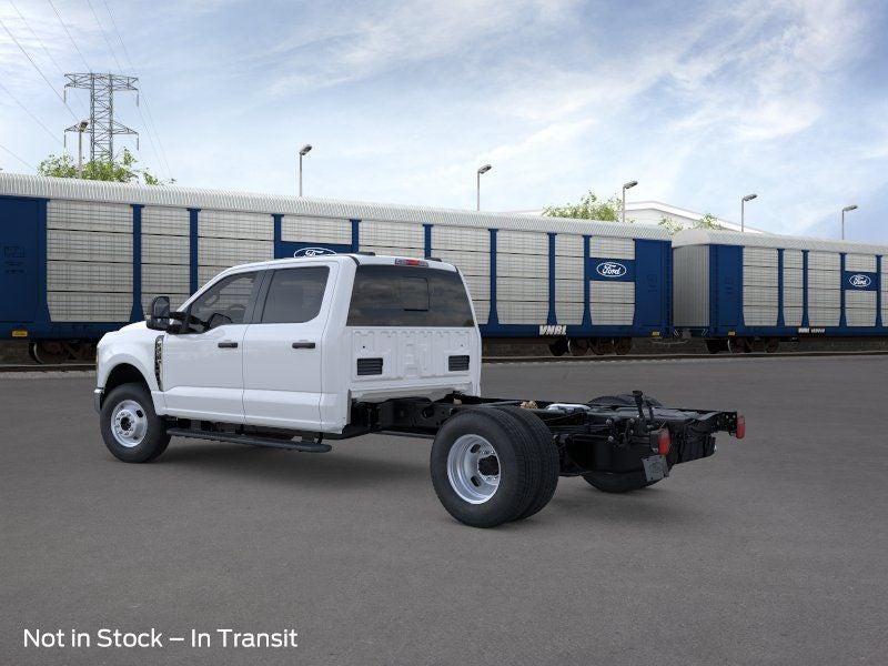 2026 Ford F-350 Chassis XL Crew Cab 4x4