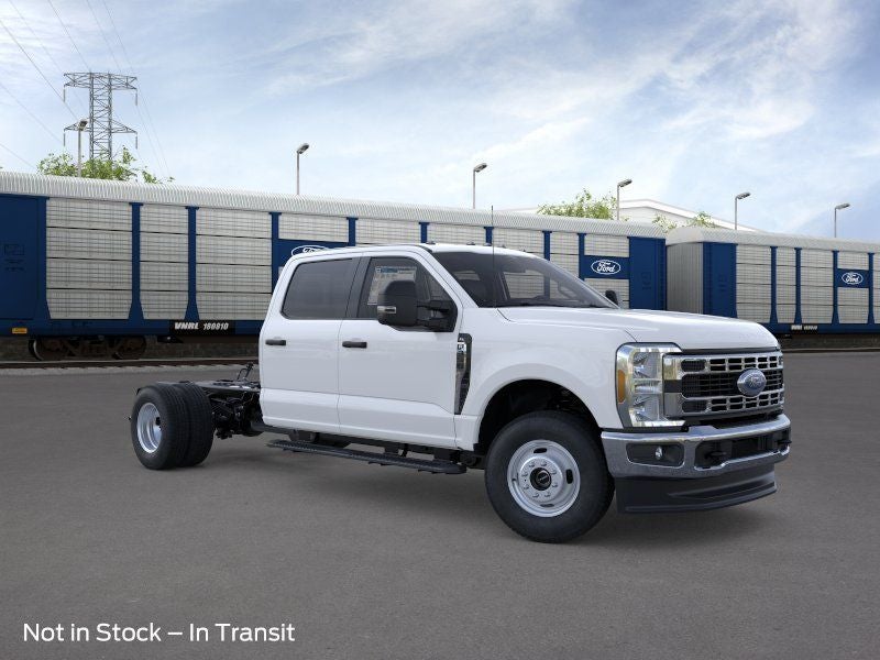 2026 Ford F-350 Chassis XL Crew Cab 4x4