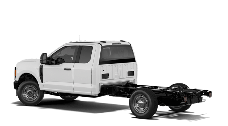 2027 Ford F-350 Chassis XL Super Cab 4x4