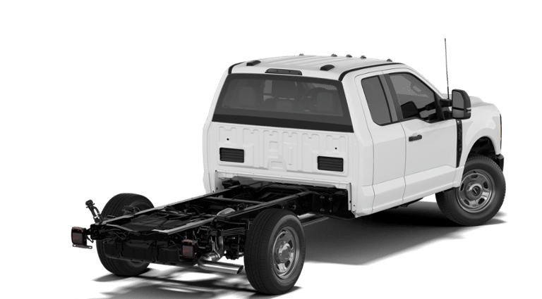 2027 Ford F-350 Chassis XL Super Cab 4x4