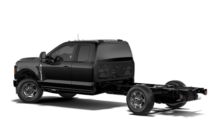 2027 Ford F-350 Chassis XLT Super Cab 4x4