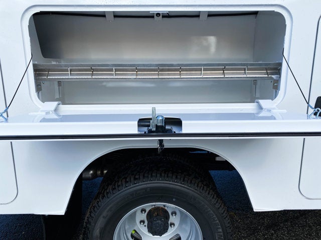 2026 Ford Super Duty F-350 Chassis XL Super Cab 4x4