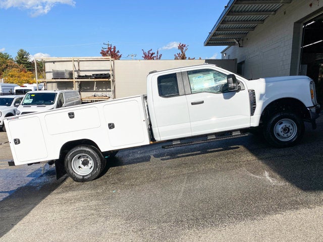 2026 Ford Super Duty F-350 Chassis XL Super Cab 4x4