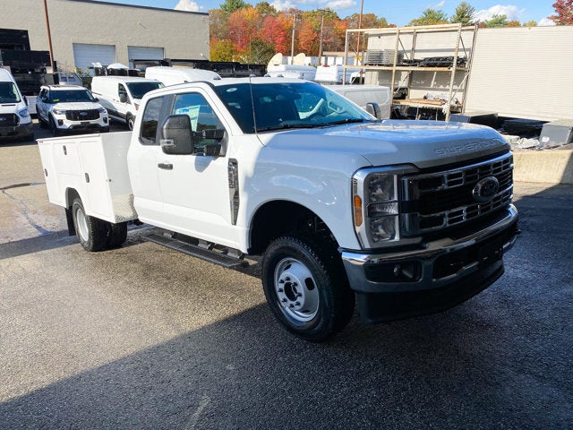 2026 Ford Super Duty F-350 Chassis XL Super Cab 4x4