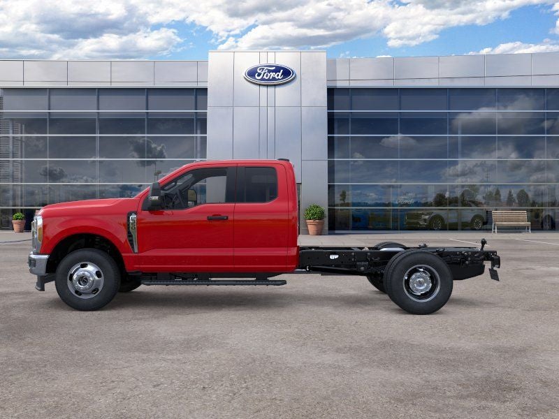 2026 Ford F-350 Chassis XL Super Cab 4x4