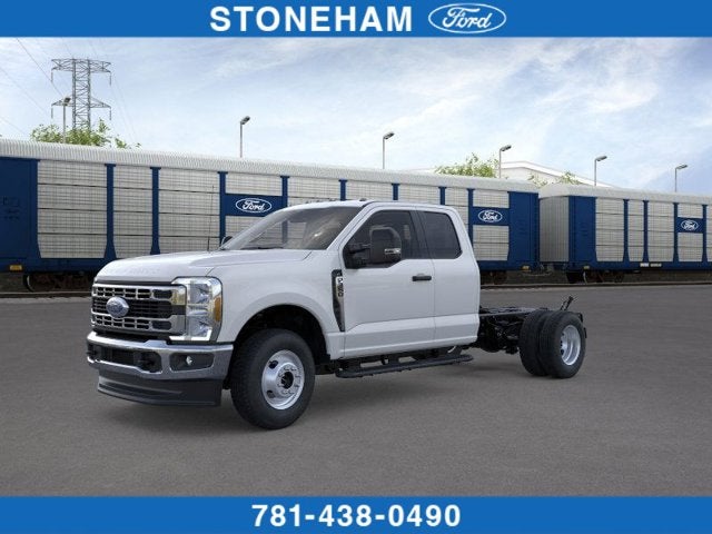 2026 Ford Super Duty F-350 Chassis XL Super Cab 4x4