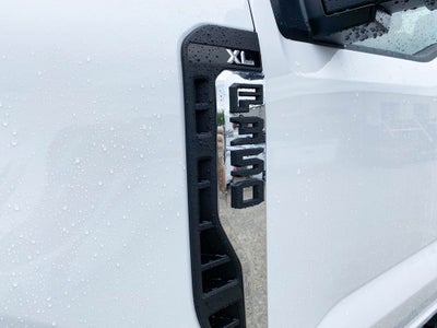 2026 Ford F-350 Chassis XL Super Cab 4x4