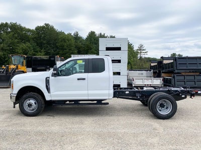 2026 Ford F-350 Chassis XL Super Cab 4x4