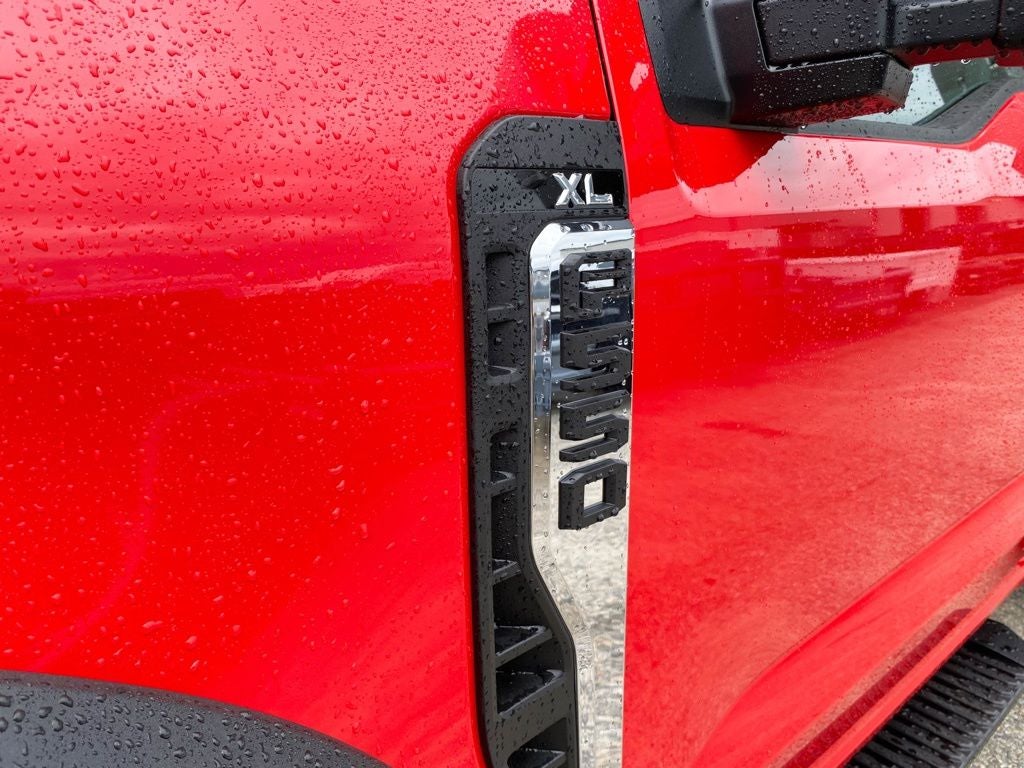 2026 Ford F-350 Chassis XL Super Cab 4x4