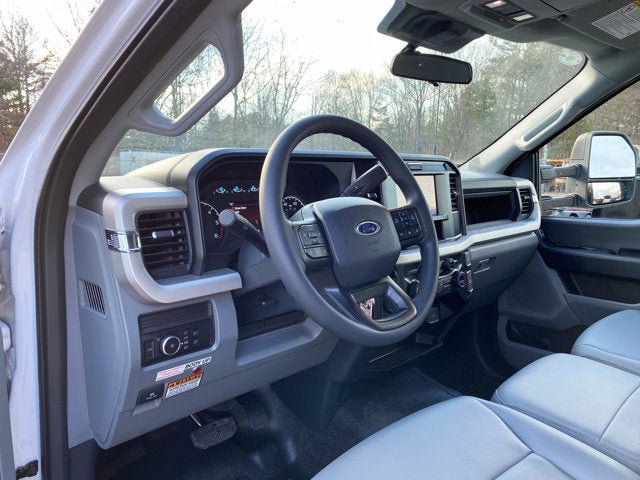 2025 Ford Super Duty F-600 DRW F-600® XL