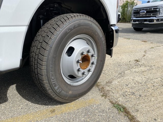 2026 Ford Super Duty F-350 Chassis XL Regular Cab 4x2