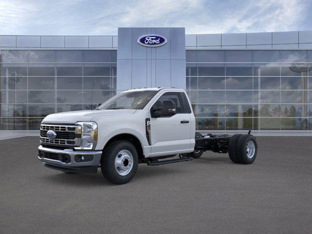 2026 Ford Super Duty F-350 Chassis XL Regular Cab 4x2