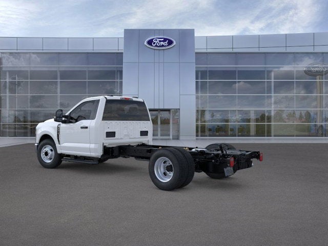 2026 Ford Super Duty F-350 Chassis XL Regular Cab 4x2