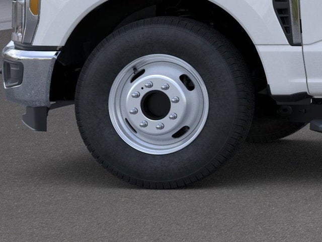 2026 Ford Super Duty F-350 Chassis XL Regular Cab 4x2