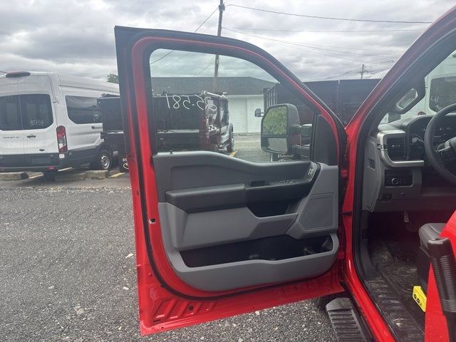 2025 Ford Super Duty F-350 Chassis XL Regular Cab 4x4