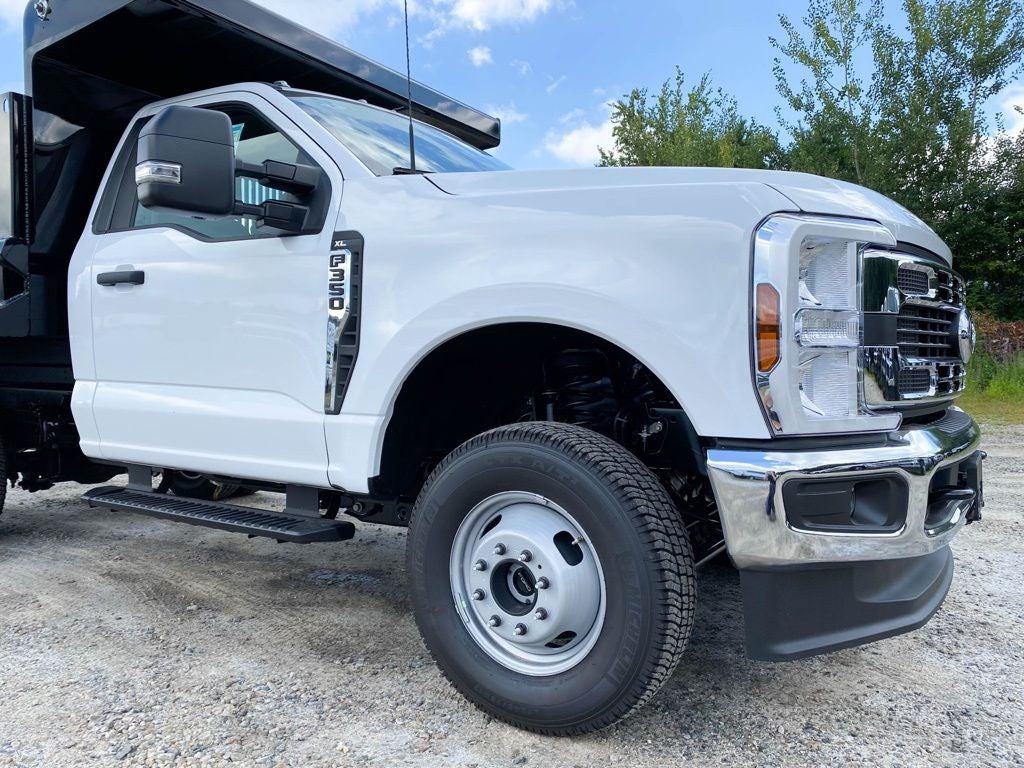 2026 Ford F-350 Chassis XL Regular Cab 4x4