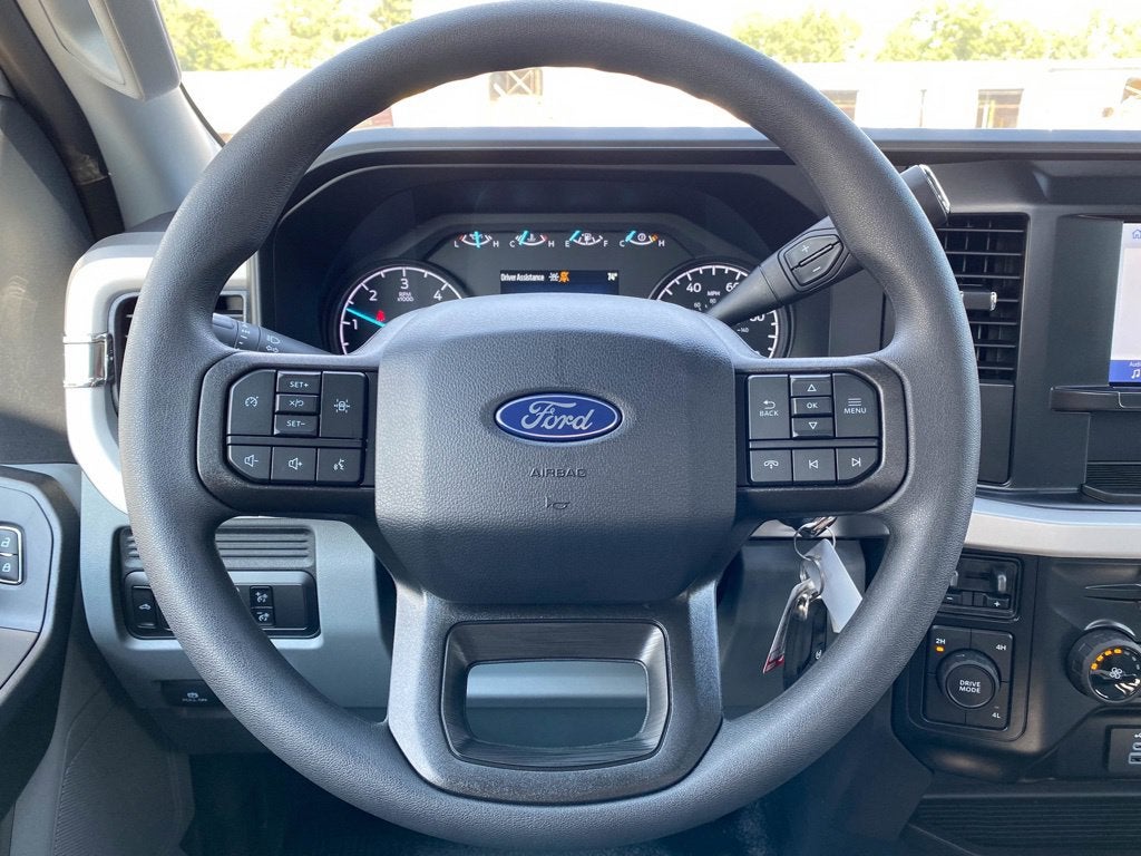 2027 Ford F-350 Chassis XL Regular Cab 4x4