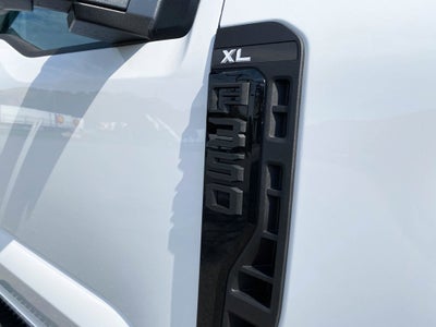 2027 Ford F-350 Chassis XL Regular Cab 4x4
