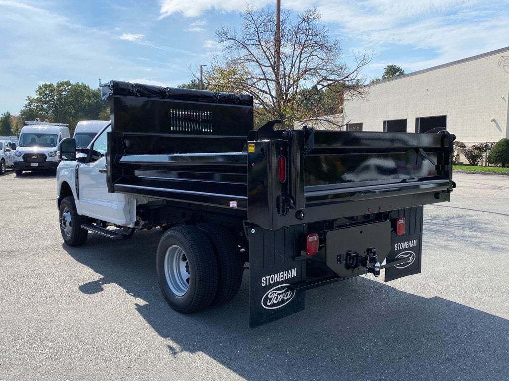 2027 Ford F-350 Chassis XL Regular Cab 4x4