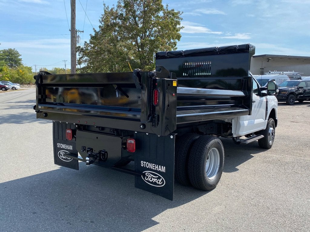 2027 Ford F-350 Chassis XL Regular Cab 4x4