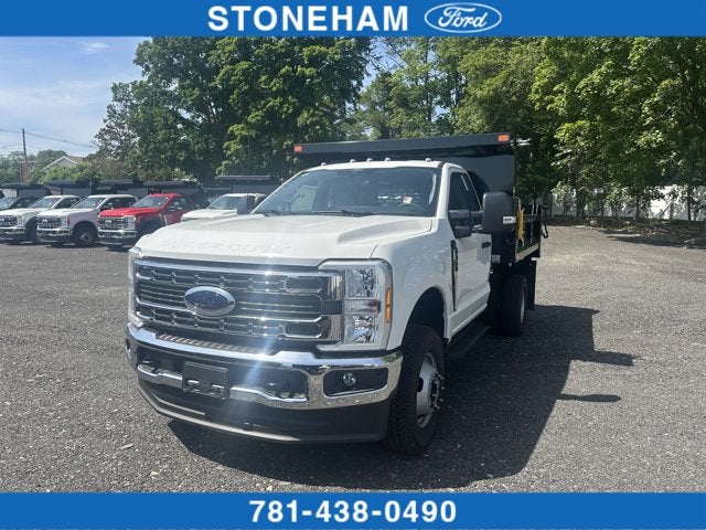 2025 Ford Super Duty F-350 Chassis XL Regular Cab 4x4