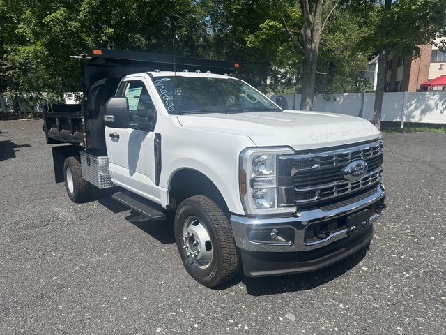 2025 Ford Super Duty F-350 Chassis XL Regular Cab 4x4