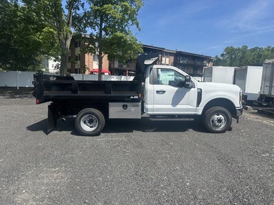 2025 Ford Super Duty F-350 Chassis XL Regular Cab 4x4