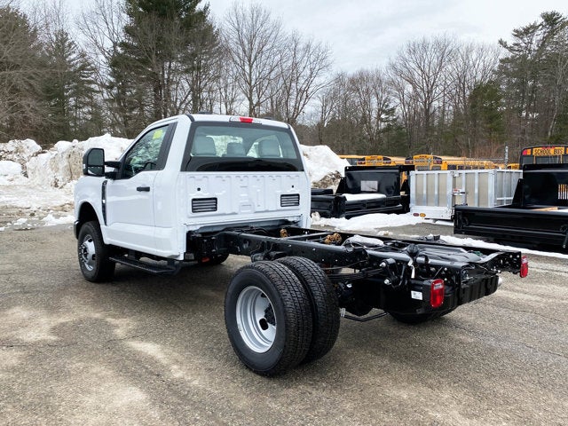 2026 Ford Super Duty F-350 Chassis XL Regular Cab 4x4