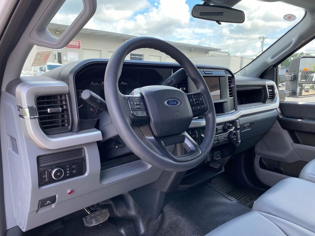 2026 Ford F-350 Chassis XL Regular Cab 4x4