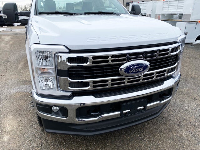 2026 Ford Super Duty F-350 Chassis XL Regular Cab 4x4