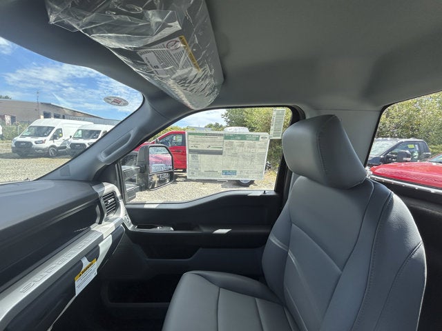 2026 Ford Super Duty F-350 Chassis XL Regular Cab 4x4