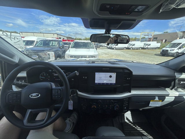 2026 Ford Super Duty F-350 Chassis XL Regular Cab 4x4