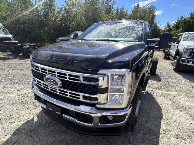 2026 Ford Super Duty F-350 Chassis XL Regular Cab 4x4