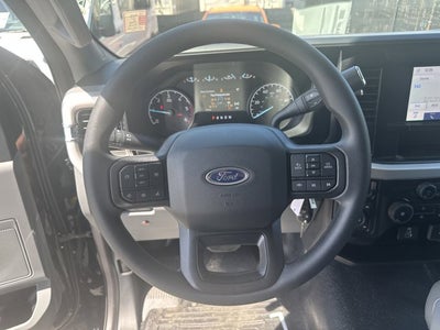 2025 Ford Super Duty F-350 Chassis XL Regular Cab 4x4
