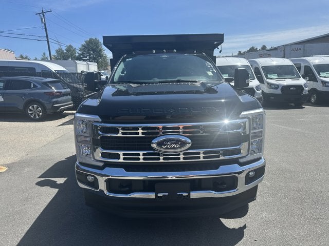 2025 Ford Super Duty F-350 Chassis XL Regular Cab 4x4