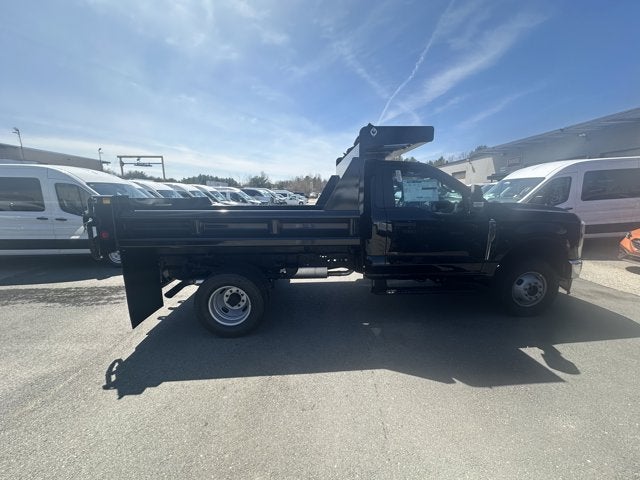 2025 Ford Super Duty F-350 Chassis XL Regular Cab 4x4