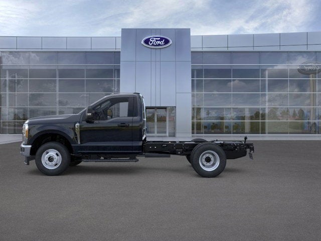 2026 Ford Super Duty F-350 Chassis XL Regular Cab 4x4