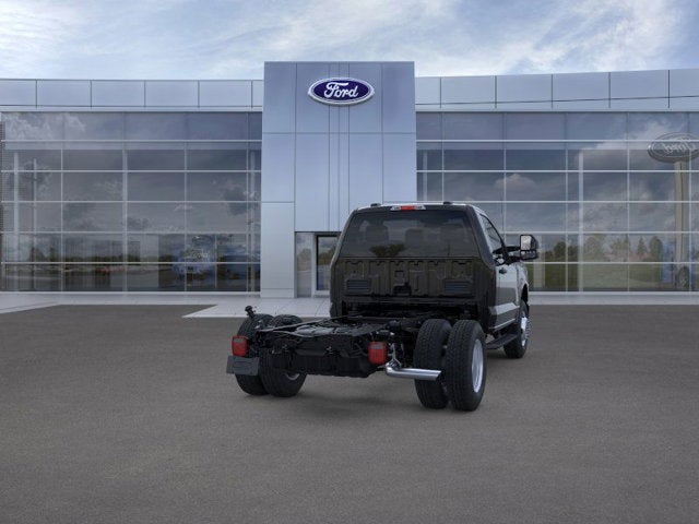 2026 Ford Super Duty F-350 Chassis XL Regular Cab 4x4