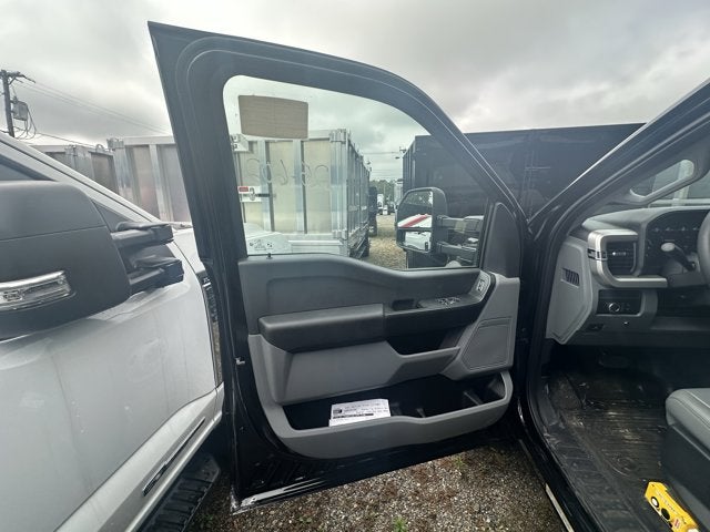 2025 Ford Super Duty F-550 XL 4x4