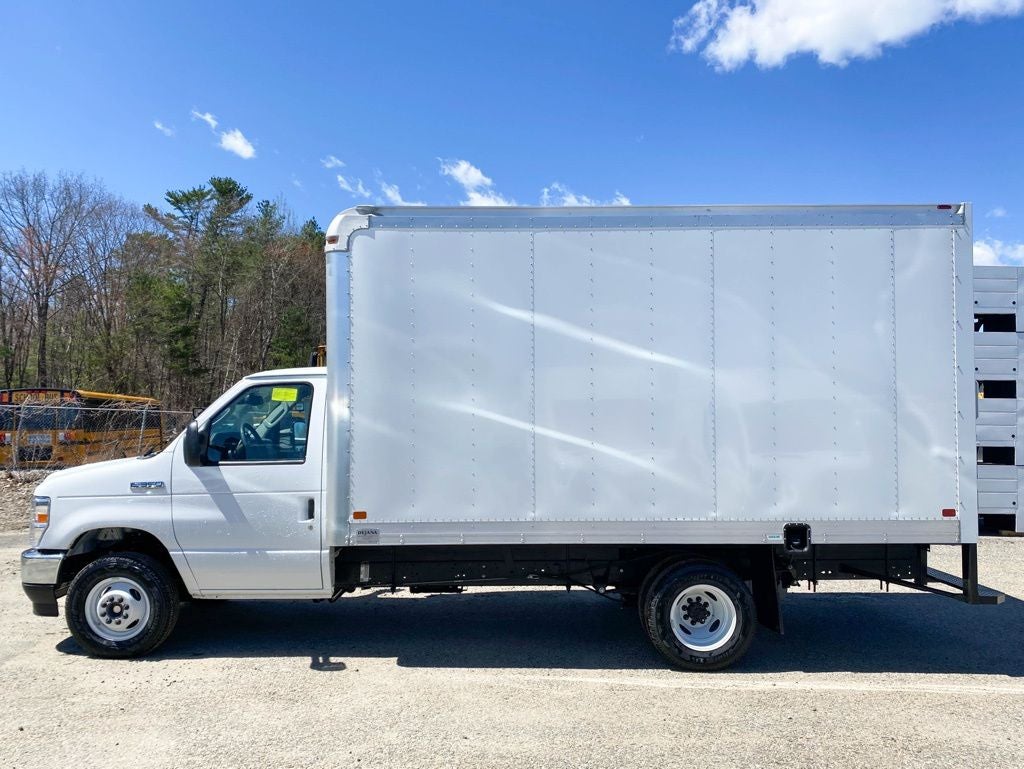 2027 Ford E-Series Cutaway E-350 SRW