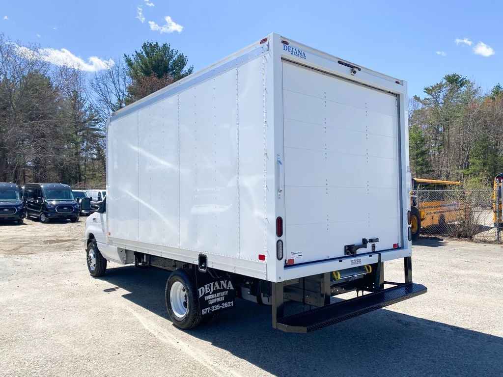 2027 Ford E-Series Cutaway E-350 SRW