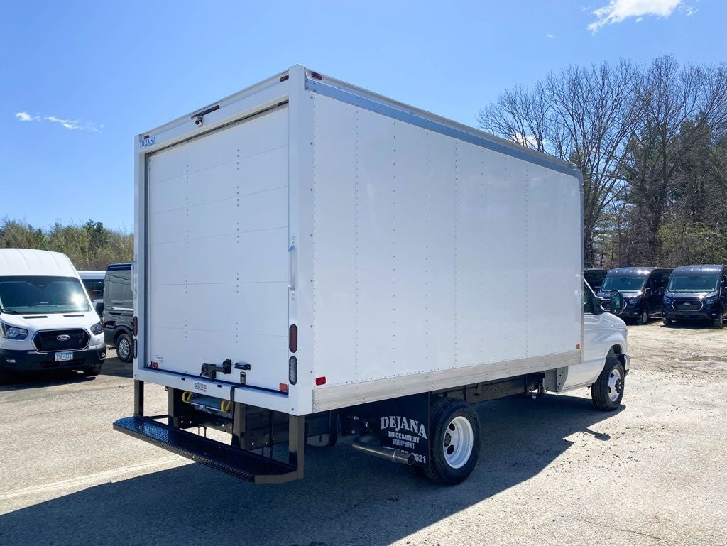 2027 Ford E-Series Cutaway E-350 SRW