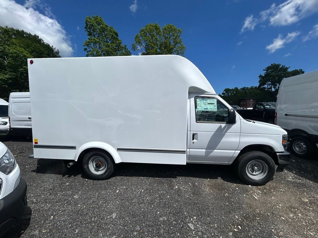 2027 Ford E-Series Cutaway E-350 SRW