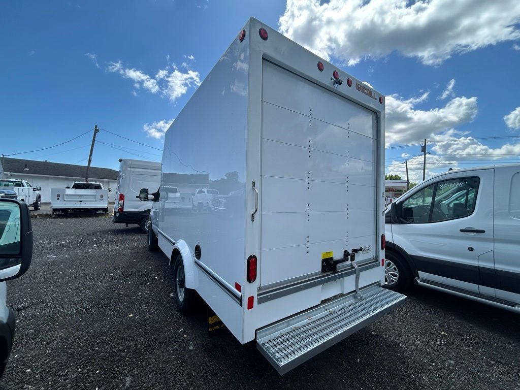 2027 Ford E-Series Cutaway E-350 SRW