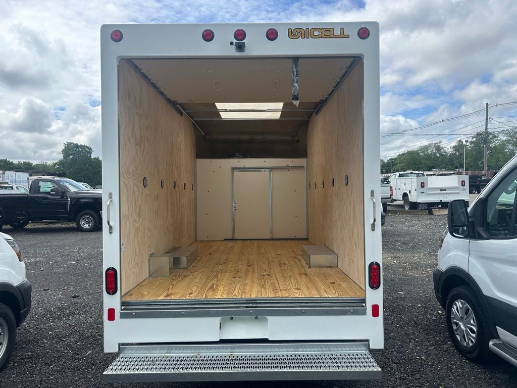 2027 Ford E-Series Cutaway E-350 SRW