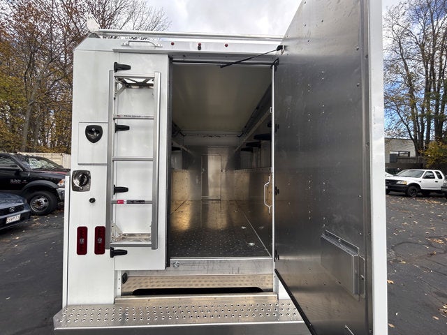 2026 Ford E-Series Cutaway E-350 SRW