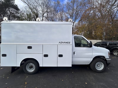 2026 Ford E-Series Cutaway E-350 SRW