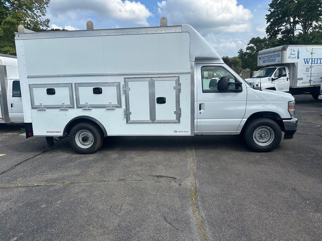 2027 Ford E-Series Cutaway 12ft Box Truck